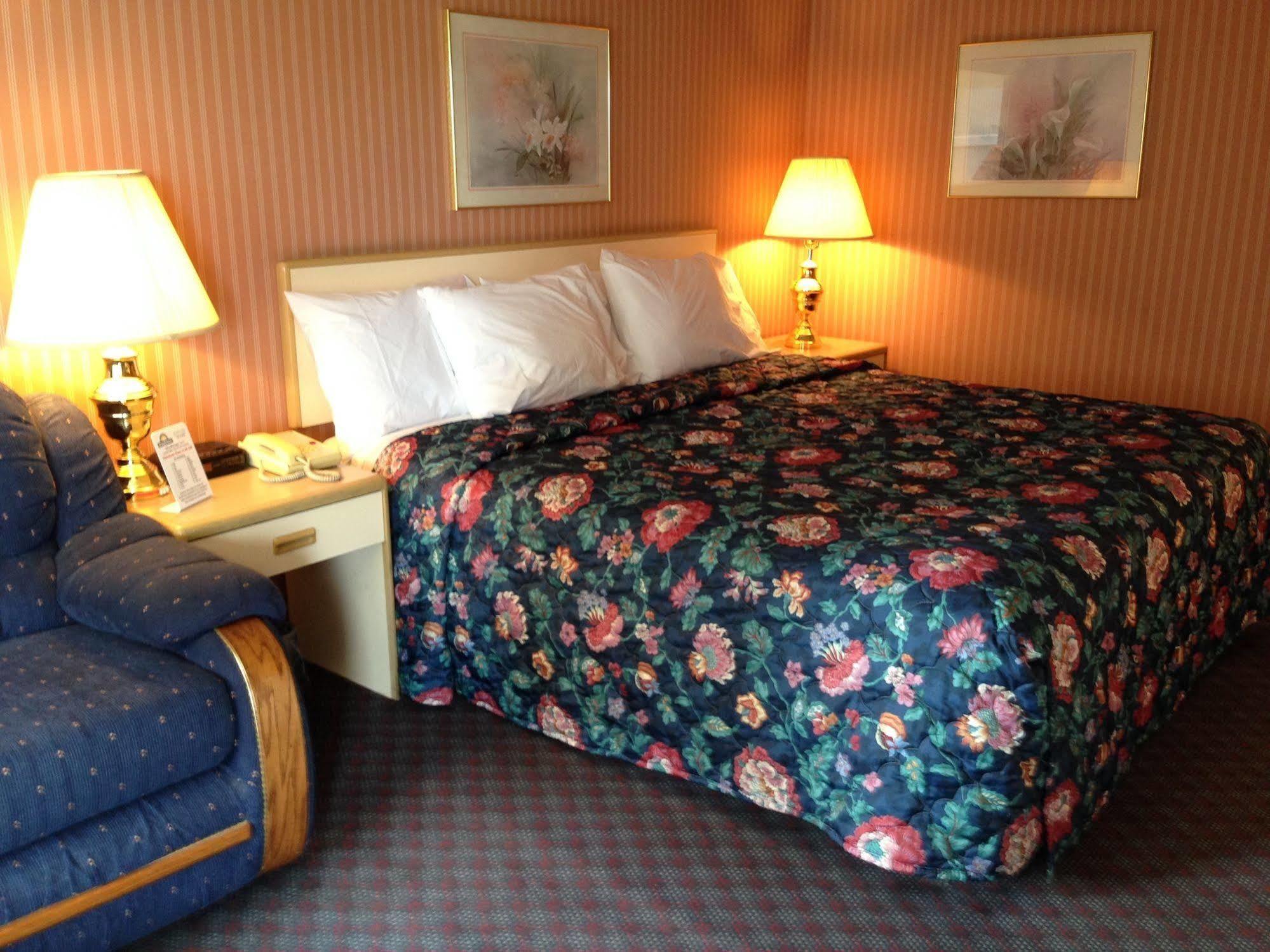 Days Inn By Wyndham Florence Downtown Екстериор снимка