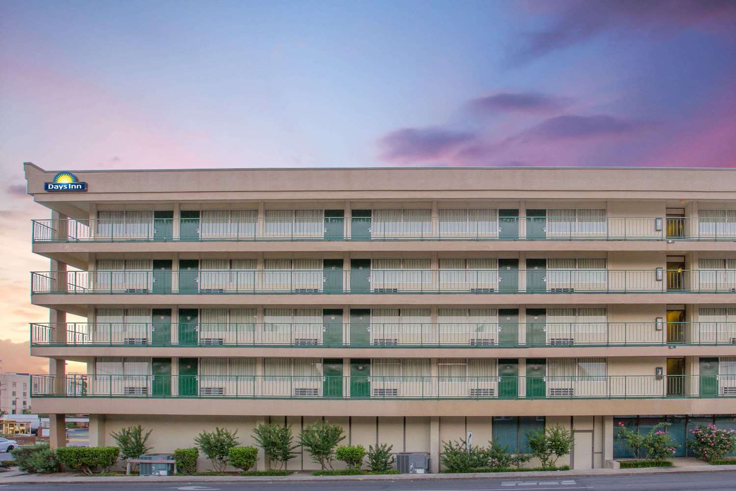 Days Inn By Wyndham Florence Downtown Екстериор снимка
