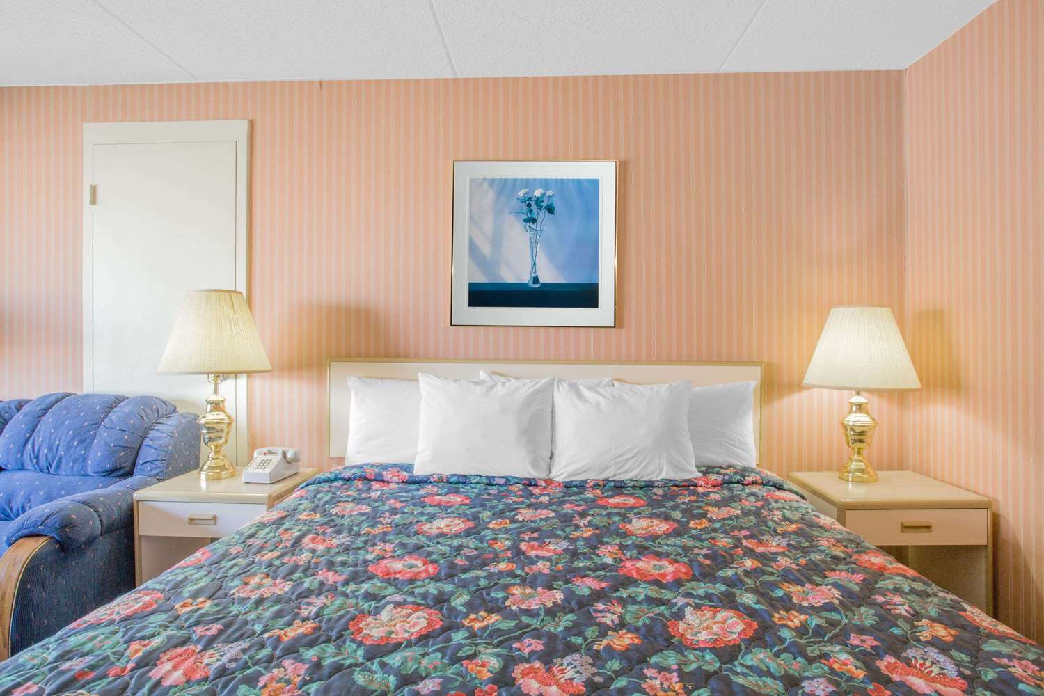 Days Inn By Wyndham Florence Downtown Екстериор снимка