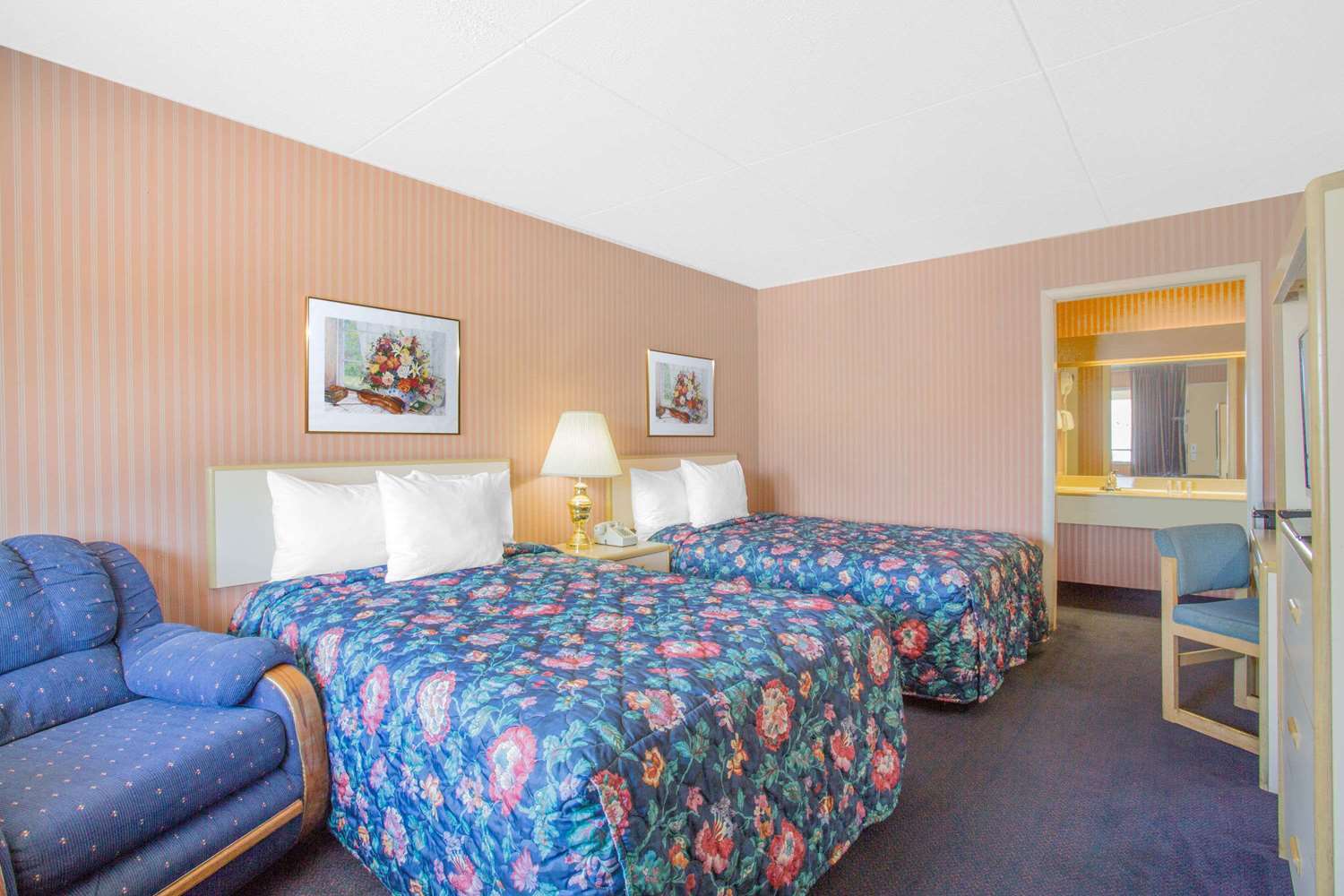 Days Inn By Wyndham Florence Downtown Екстериор снимка
