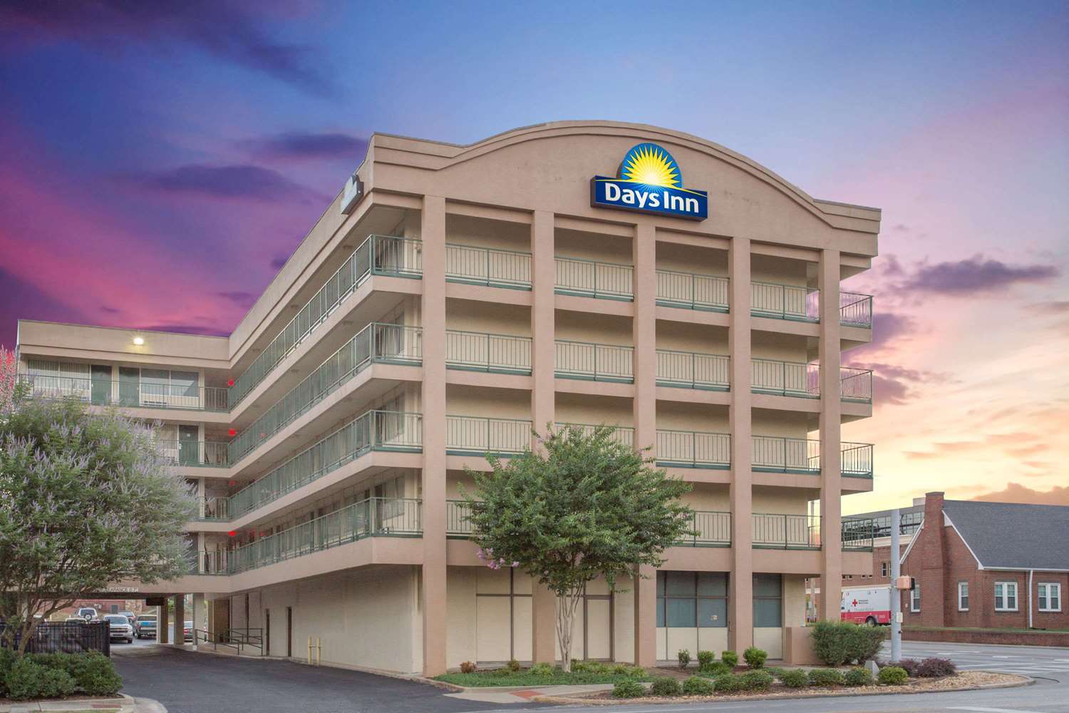 Days Inn By Wyndham Florence Downtown Екстериор снимка