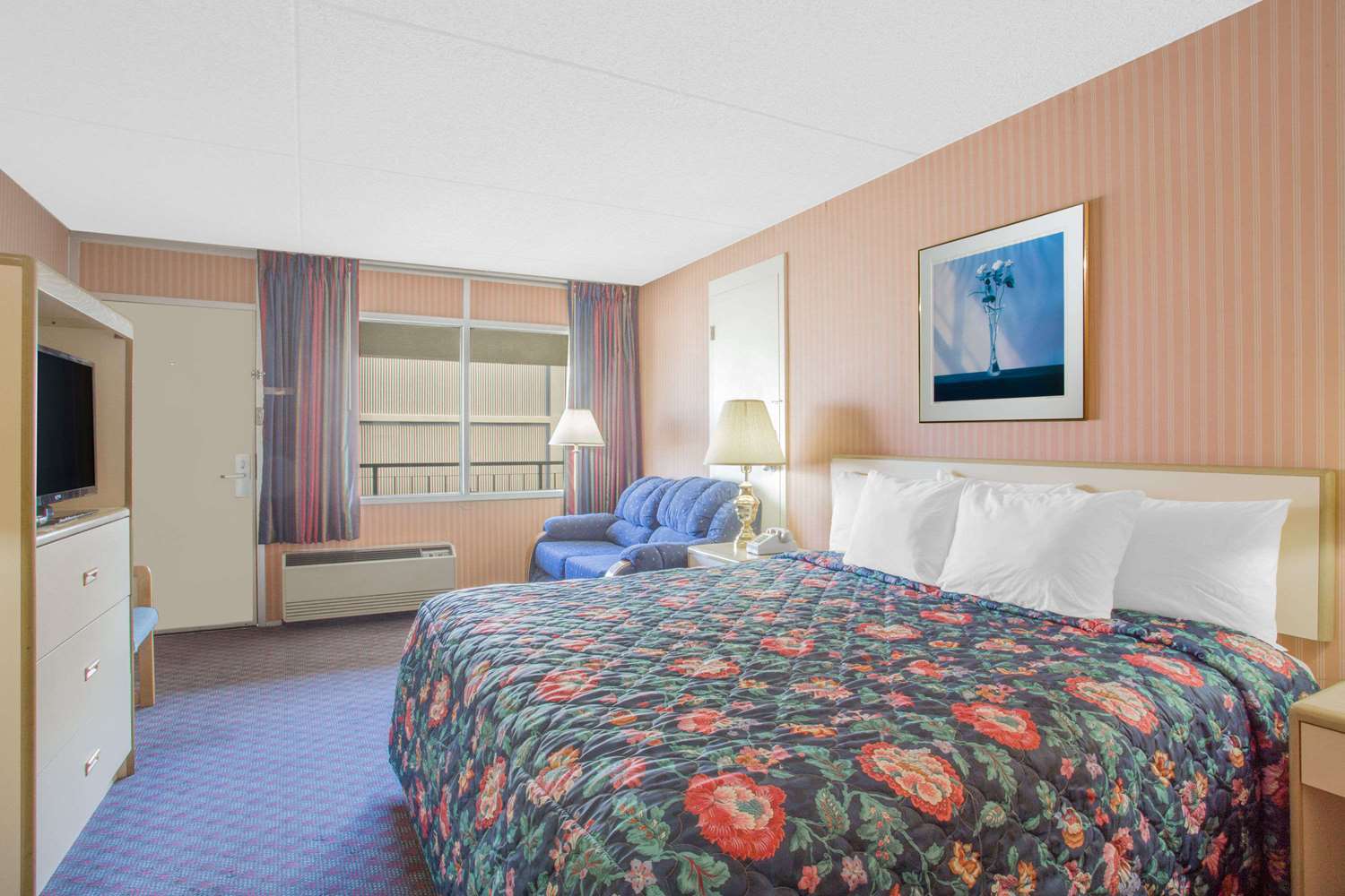 Days Inn By Wyndham Florence Downtown Екстериор снимка